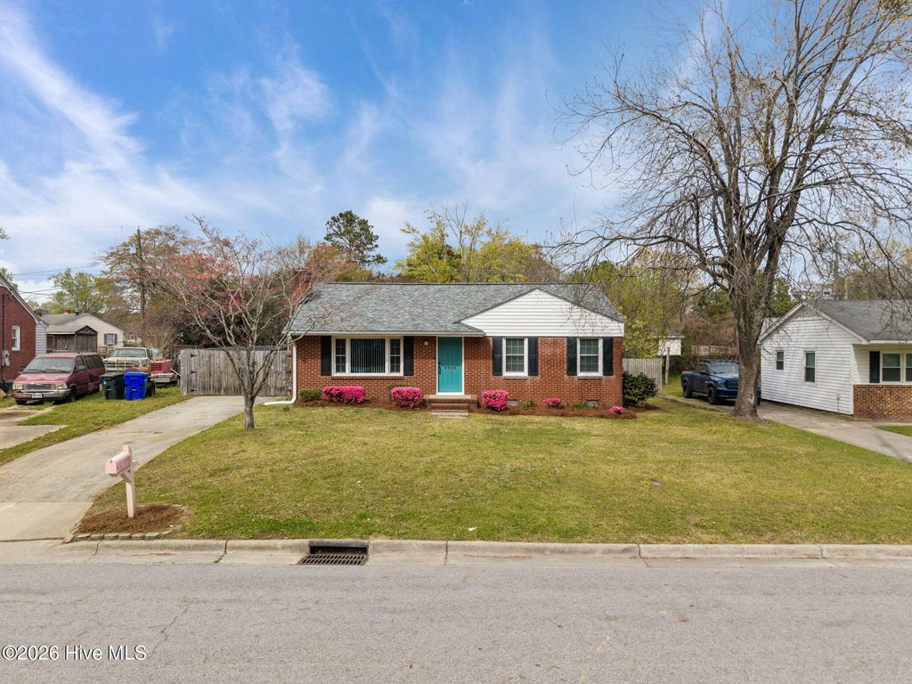 Photo of 2609 Crockett Drive, Greenville, NC 27858 (MLS # 100561713)