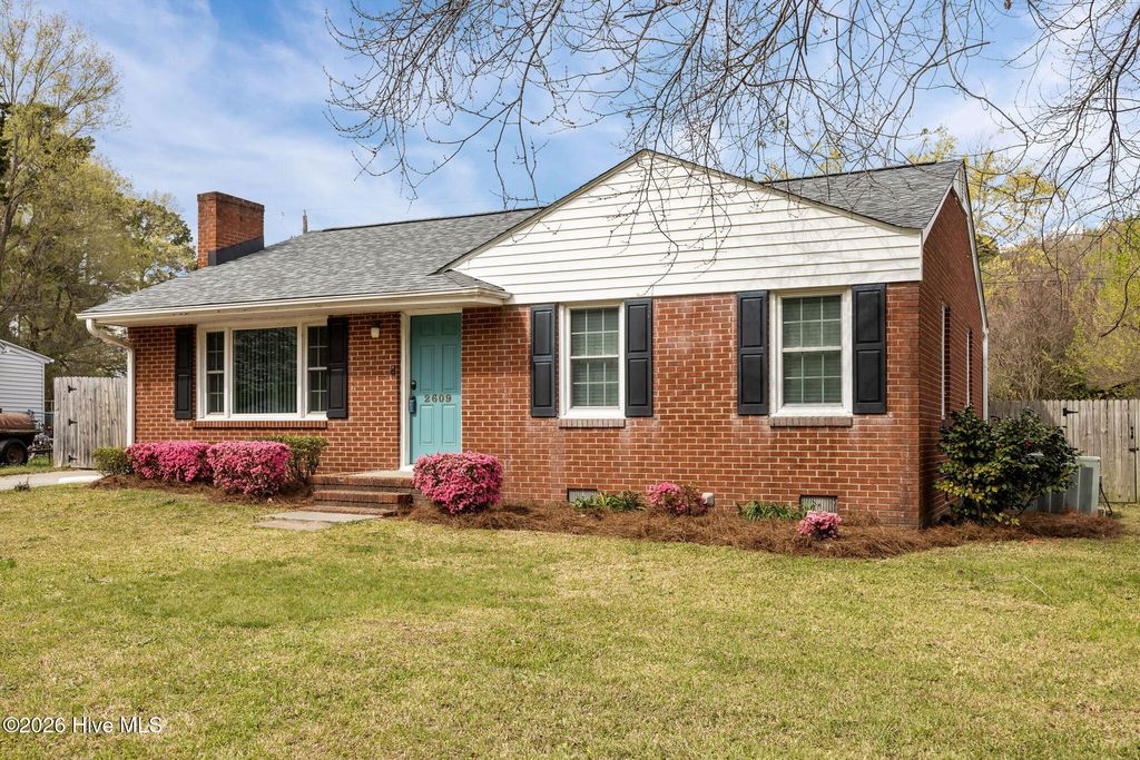 Photo of 2609 Crockett Drive, Greenville, NC 27858 (MLS # 100561713)