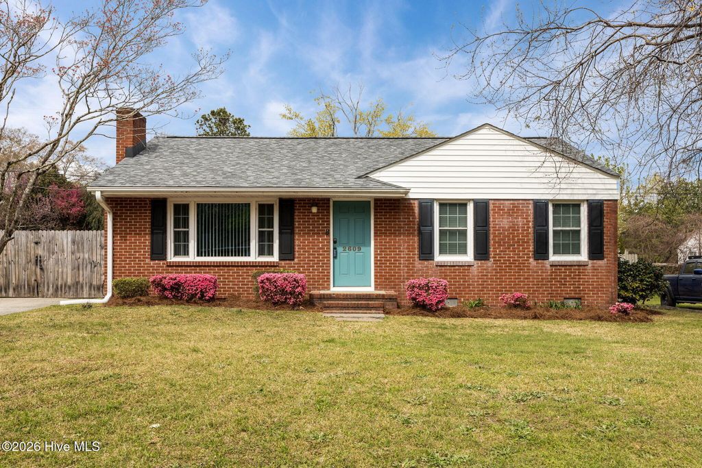Photo of 2609 Crockett Drive, Greenville, NC 27858 (MLS # 100561713)