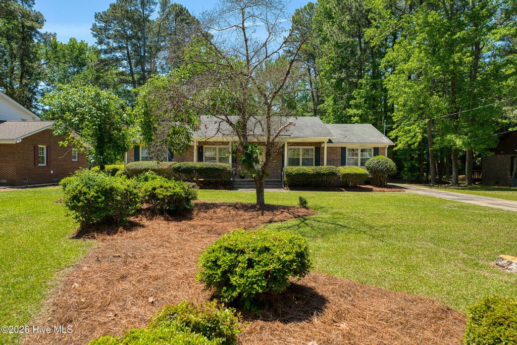 Photo of 708 Mcmillan Drive, Tarboro, NC 27886 (MLS # 100572511)