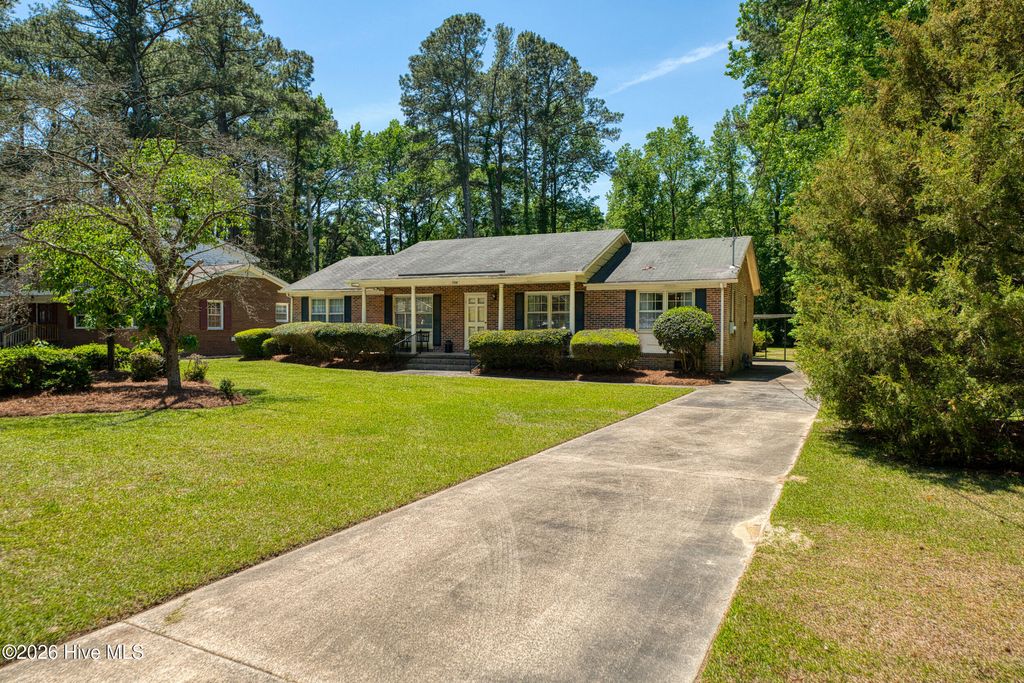 Photo of 708 Mcmillan Drive, Tarboro, NC 27886 (MLS # 100572511)