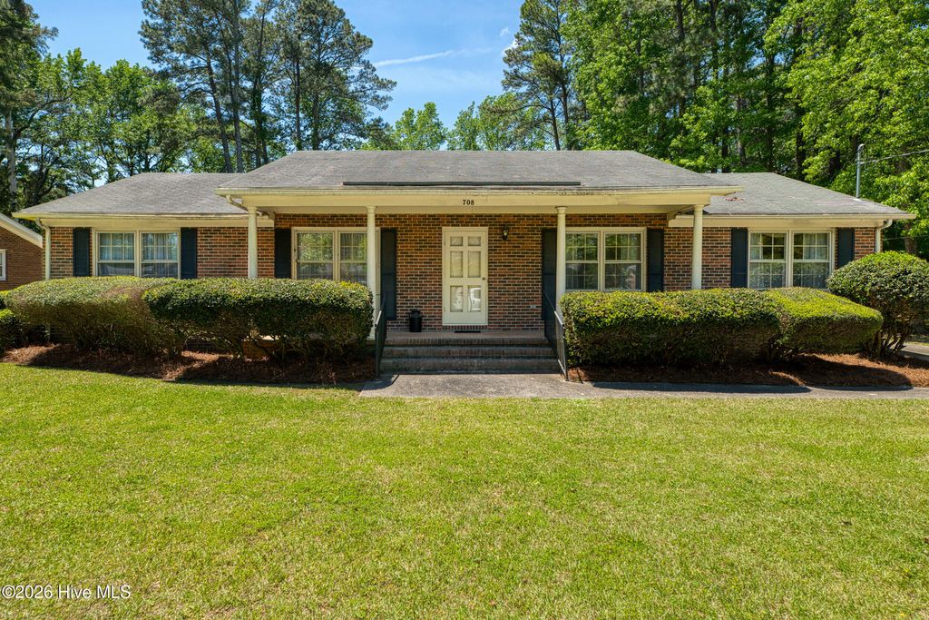 Photo of 708 Mcmillan Drive, Tarboro, NC 27886 (MLS # 100572511)