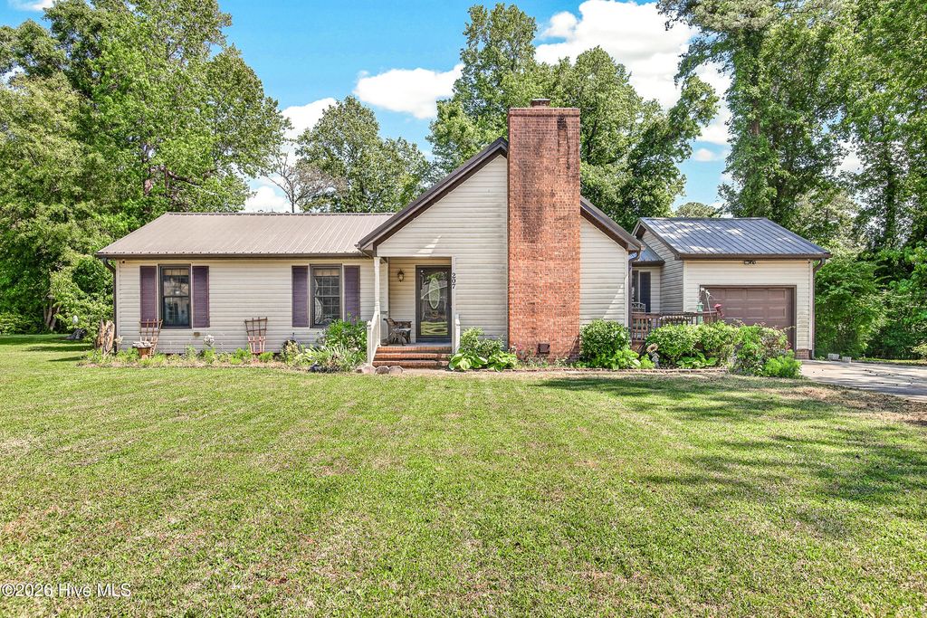 Photo of 207 Stillwood Drive, Jacksonville, NC 28540 (MLS # 100570102)