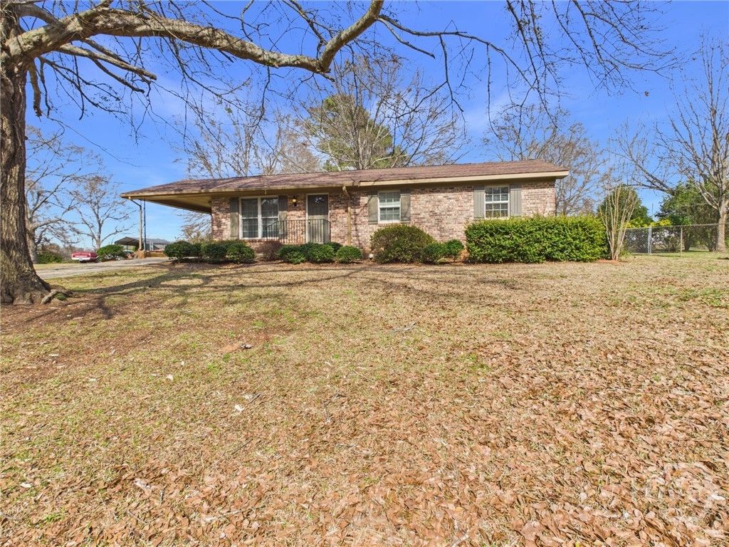 Photo of 1020 Tuxedo Lane, Watkinsville, GA 30677 (MLS # CL347574)