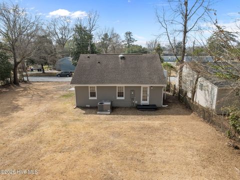 Tiny photo for 136 Elizabeth Street, Jacksonville, NC 28540 (MLS # 100555981)