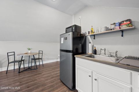 Tiny photo for 136 Elizabeth Street, Jacksonville, NC 28540 (MLS # 100555981)