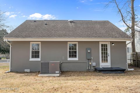 Tiny photo for 136 Elizabeth Street, Jacksonville, NC 28540 (MLS # 100555981)