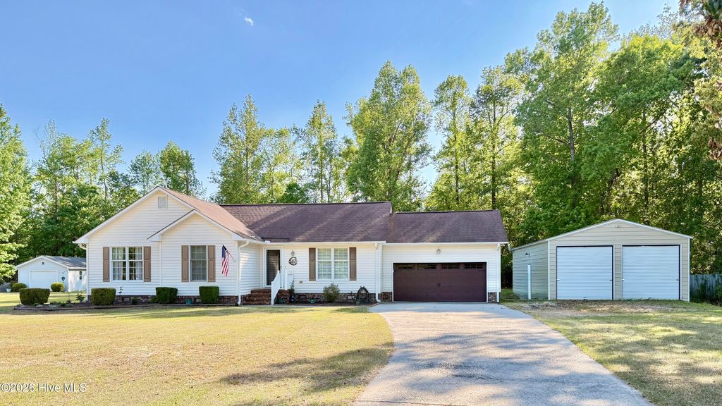 Photo of 203 Hillingdale Drive, Washington, NC 27889 (MLS # 100571466)