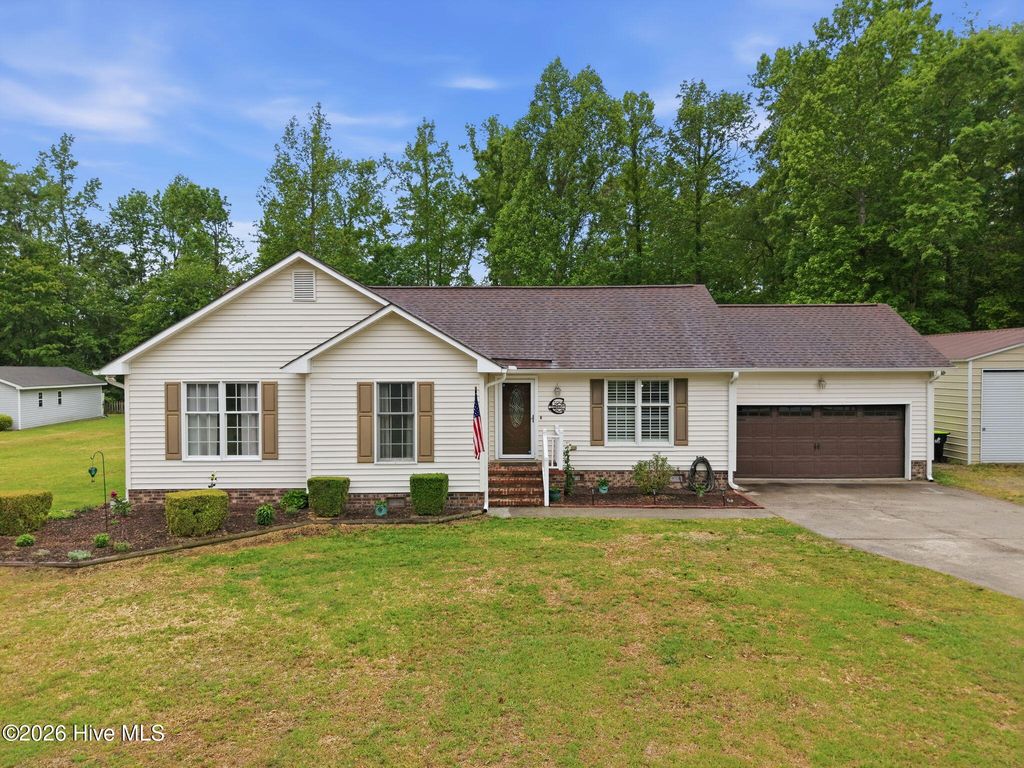 Photo of 203 Hillingdale Drive, Washington, NC 27889 (MLS # 100571466)