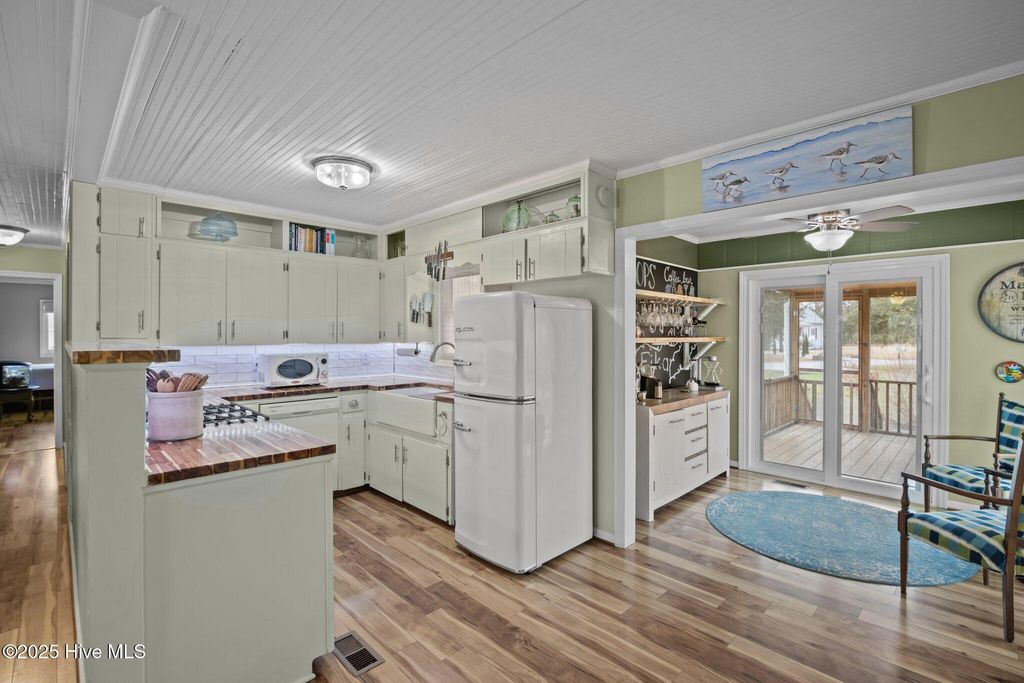 Photo of 106 Norman Circle, Oriental, NC 28571 (MLS # 100561041)