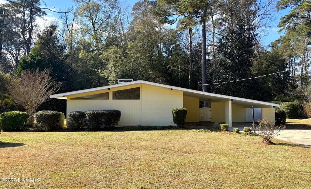 Photo of 711 Bryce Street, Whiteville, NC 28472 (MLS # 100544831)