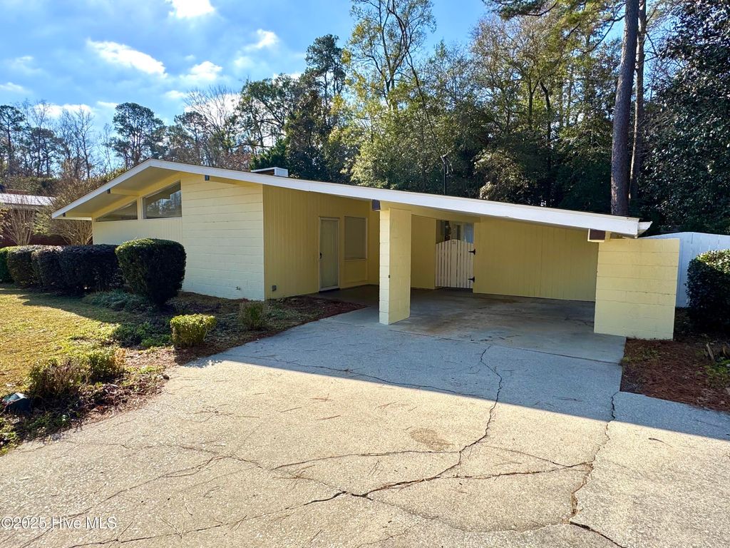 Photo of 711 Bryce Street, Whiteville, NC 28472 (MLS # 100544831)