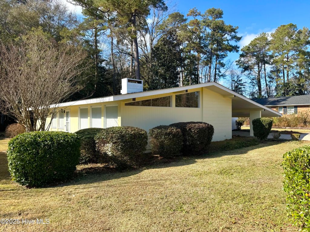 Photo of 711 Bryce Street, Whiteville, NC 28472 (MLS # 100544831)