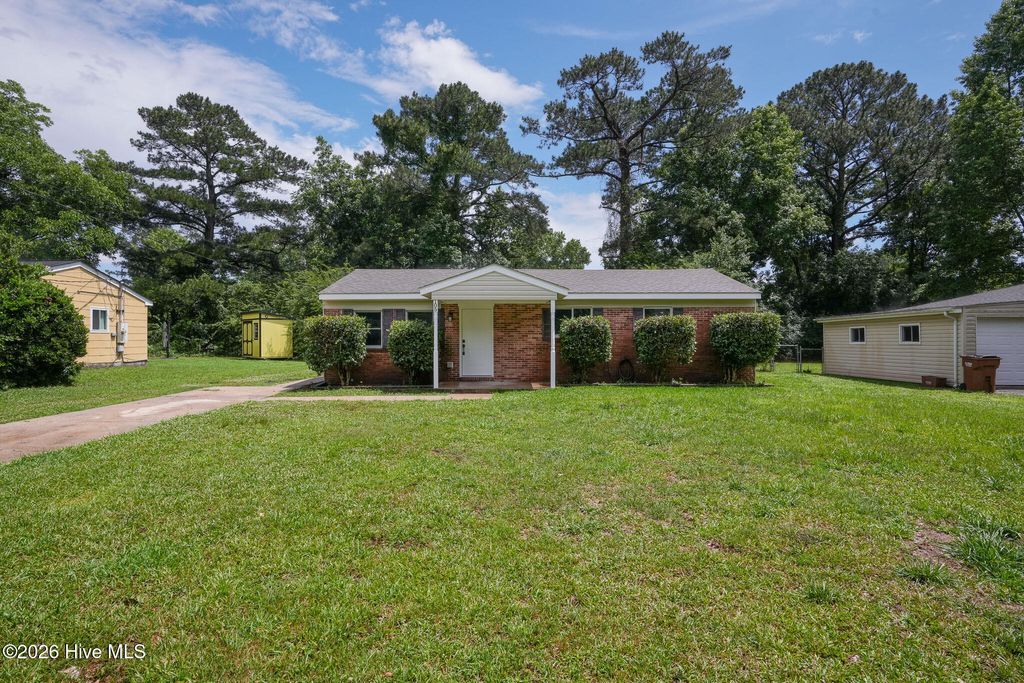 Photo of 105 Ramsey Drive, Jacksonville, NC 28540 (MLS # 100576786)