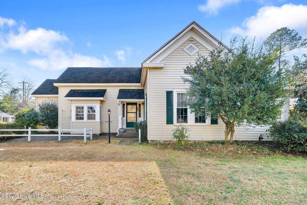 Photo of 130 E Main Street, Rose Hill, NC 28458 (MLS # 100551091)
