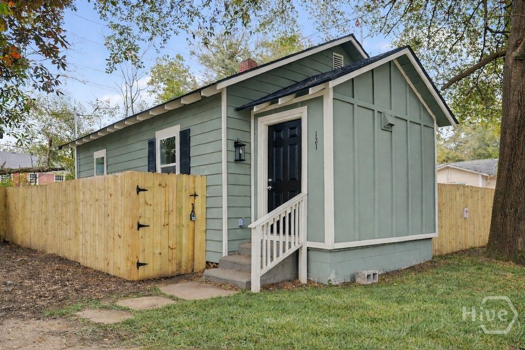 Photo of 121 W 61st Street, Savannah, GA 31405 (MLS # SA346529)