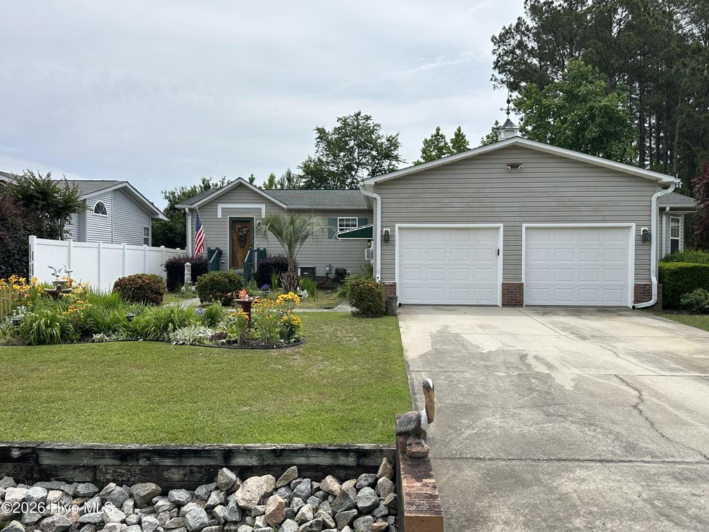 Photo of 905 Palmer Drive, Calabash, NC 28467 (MLS # 100573350)