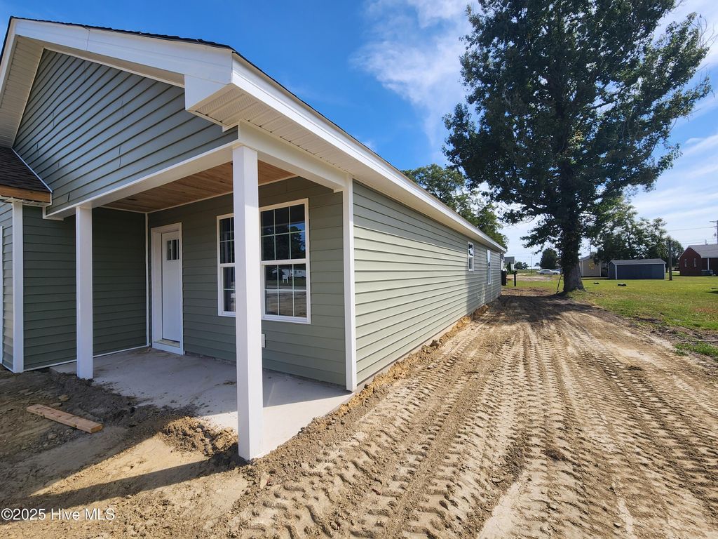 Photo of 204 King Avenue, Hertford, NC 27944 (MLS # 100525927)