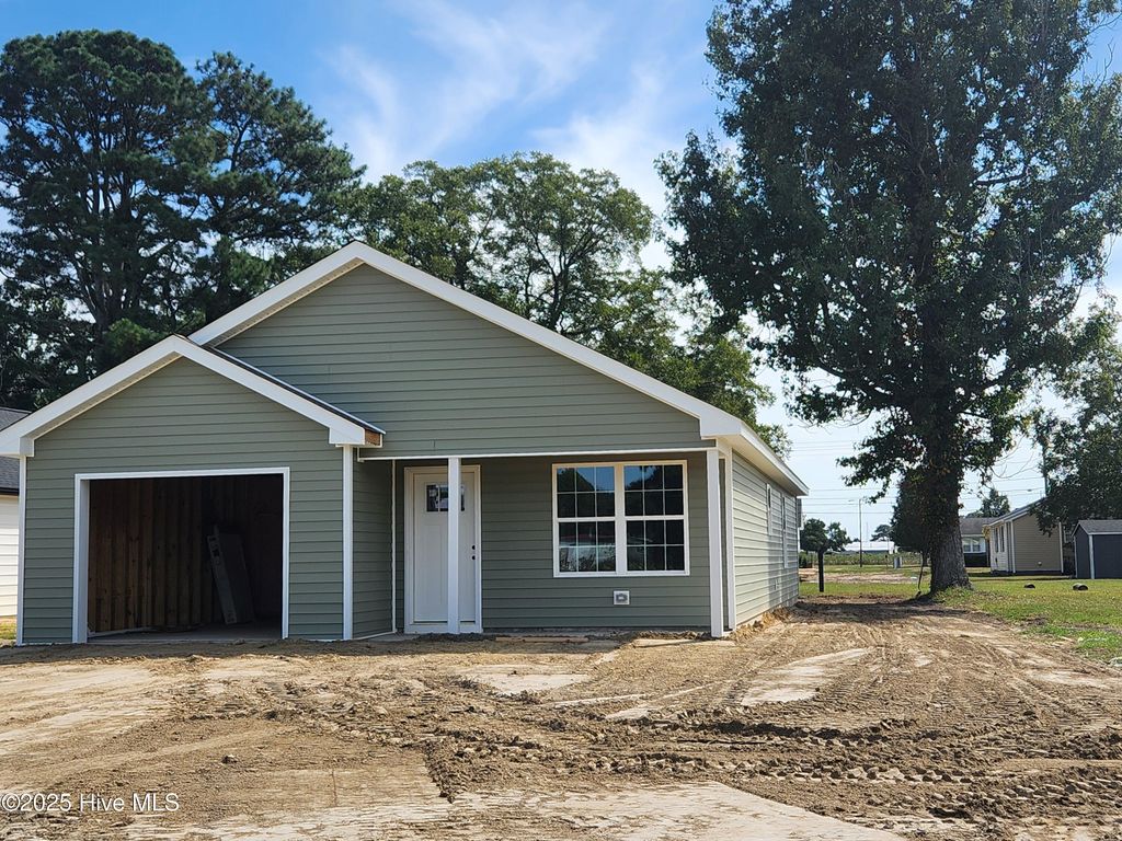 Photo of 204 King Avenue, Hertford, NC 27944 (MLS # 100525927)