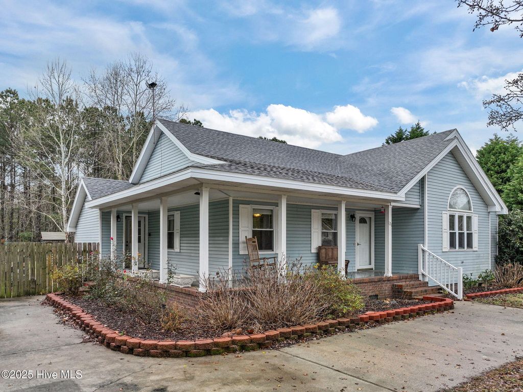 Photo of 121 Deerfield Lane, Aydlett, NC 27916 (MLS # 100546270)