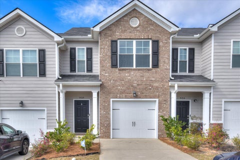 Townhouse For Sale - 930 Quaint Parish Circle<br/> Graniteville, SC 29829