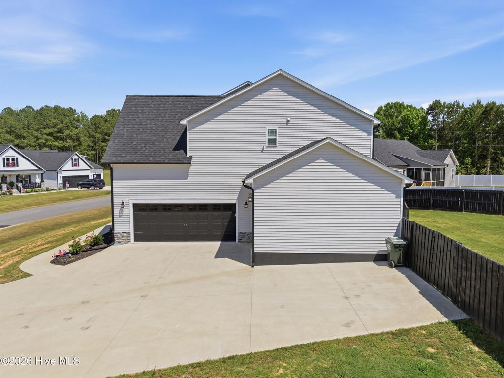 Photo of 69 Red Rocks Circle, Benson, NC 27504 (MLS # 100576610)