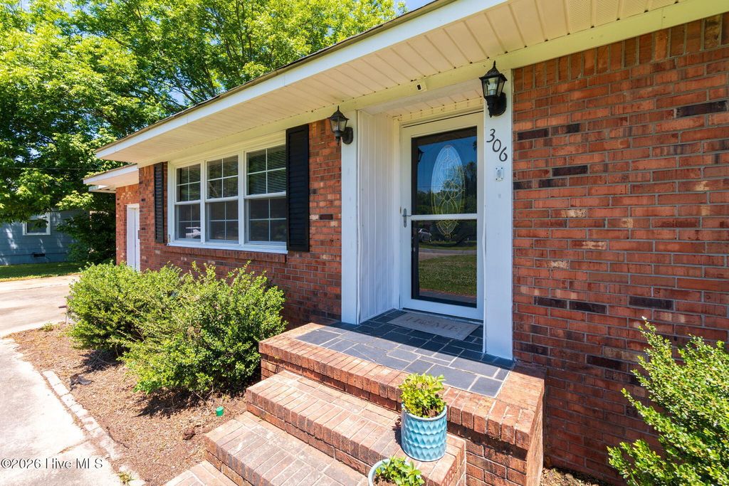 Photo of 306 Jessup Street, Elizabeth City, NC 27909 (MLS # 100575935)