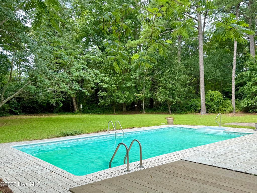 Photo of 3705 Oxford Court, Morehead City, NC 28557 (MLS # 100522467)