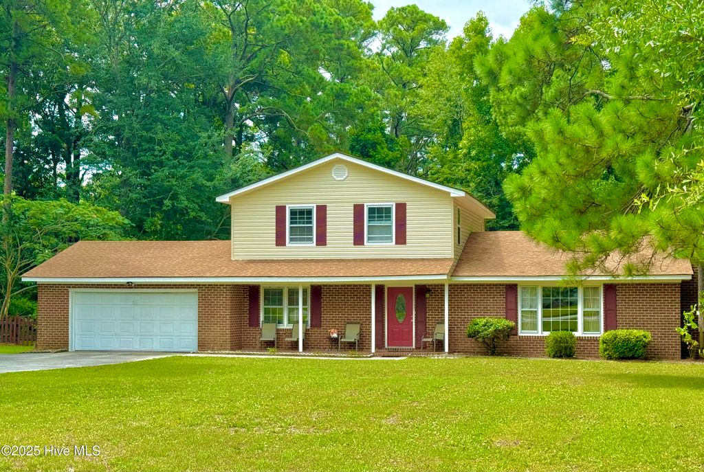 Photo of 3705 Oxford Court, Morehead City, NC 28557 (MLS # 100522467)