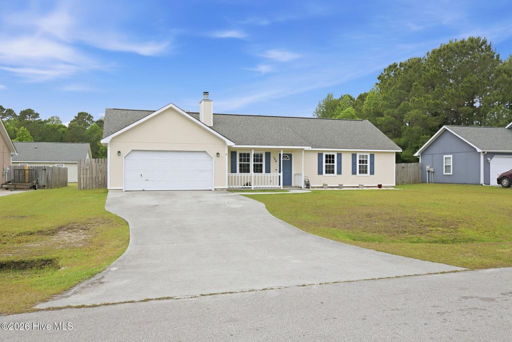 Photo of 104 Foxden Drive, Hubert, NC 28539 (MLS # 100570961)