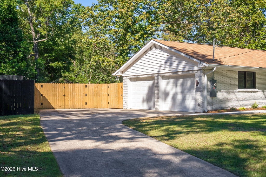 Photo of 201 Dunbarton Circle SE, Aiken, SC 29803 (MLS # 100610471)