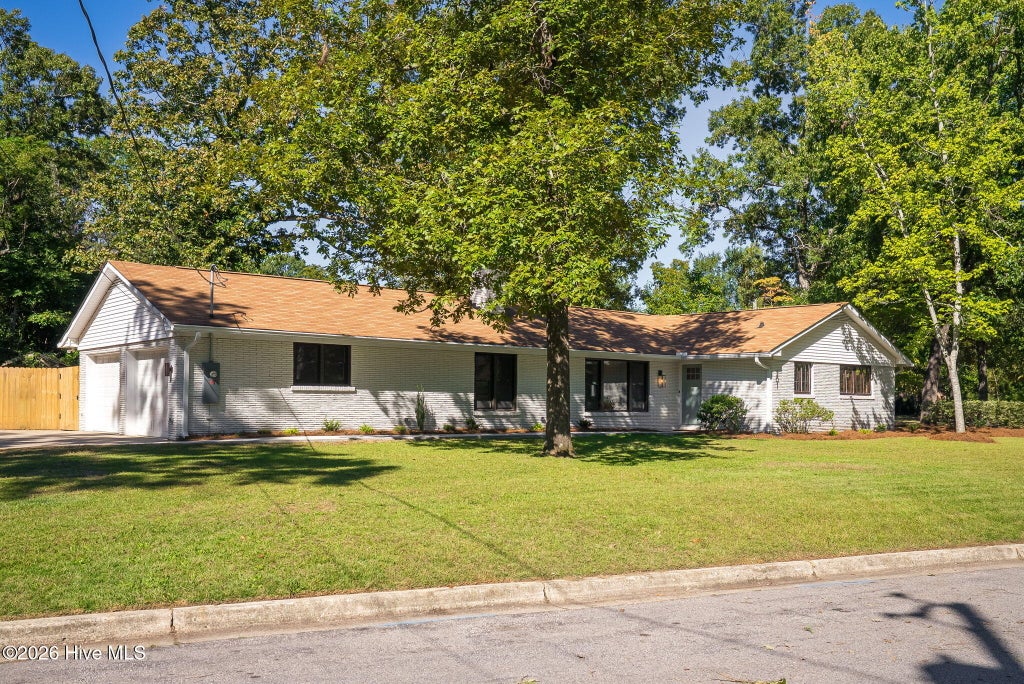 Photo of 201 Dunbarton Circle SE, Aiken, SC 29803 (MLS # 100610471)