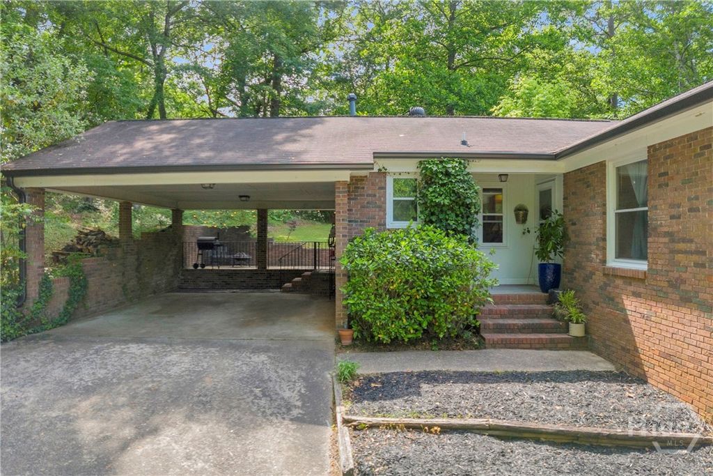 Photo of 480 Somerset Drive, Athens, GA 30606 (MLS # CL355438)