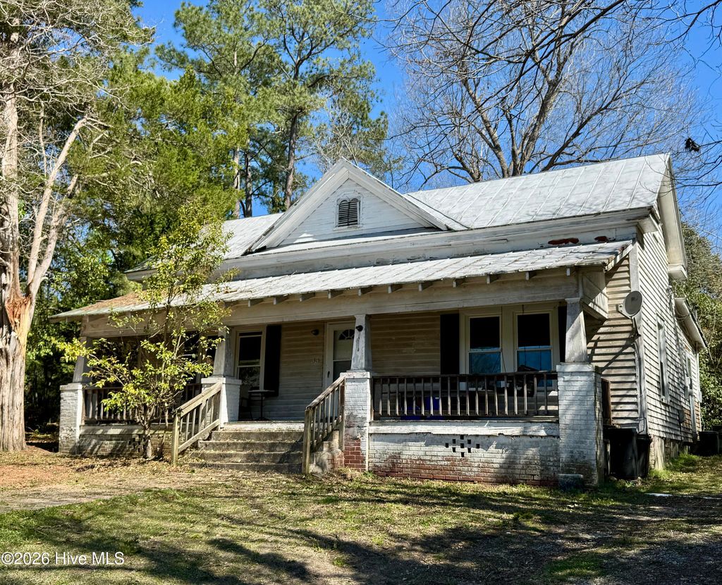 Photo of 315 S Pine Street, Spring Hope, NC 27882 (MLS # 100561080)