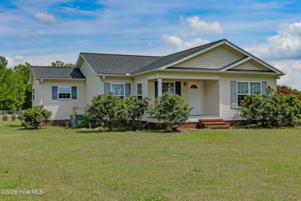 Photo of 1327 Old Chinquapin Road, Beulaville, NC 28518 (MLS # 100567359)