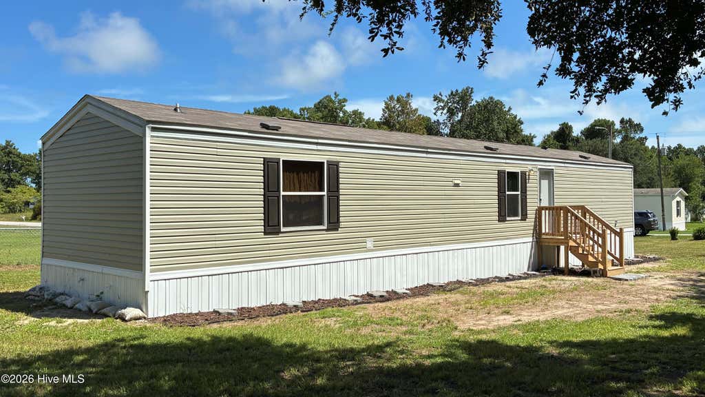 Photo of 109 Wendy Hill Lane, Sneads Ferry, NC 28460 (MLS # 100594039)