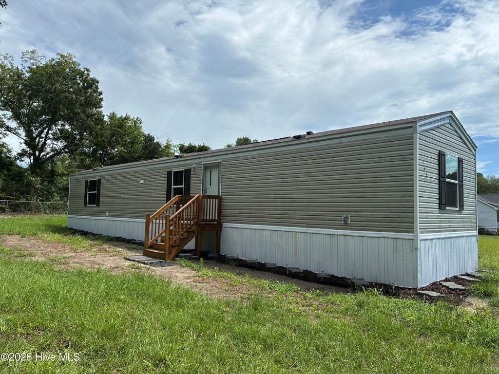 Photo of 109 Wendy Hill Lane, Sneads Ferry, NC 28460 (MLS # 100594039)