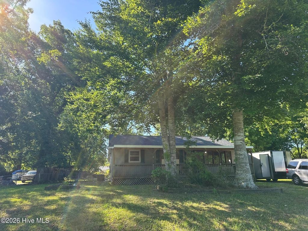 Photo of 135 Jupiter Trail, Jacksonville, NC 28546 (MLS # 100574381)
