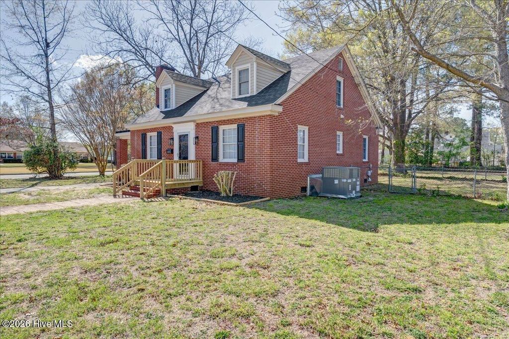 Photo of 218 S West Street, Ahoskie, NC 27910 (MLS # 100564654)