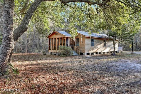 Homes For Sale - 348 Shaw Highway<br/> Pender County, Rocky Point, NC 28457