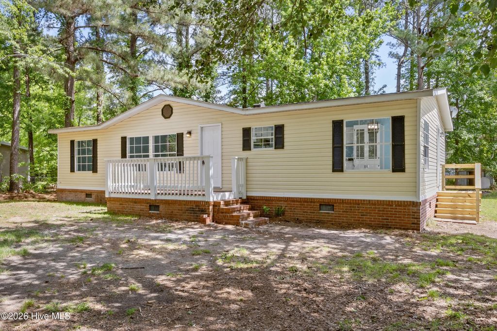 Photo of 211 Pond Road, Rocky Point, NC 28457 (MLS # 100574435)