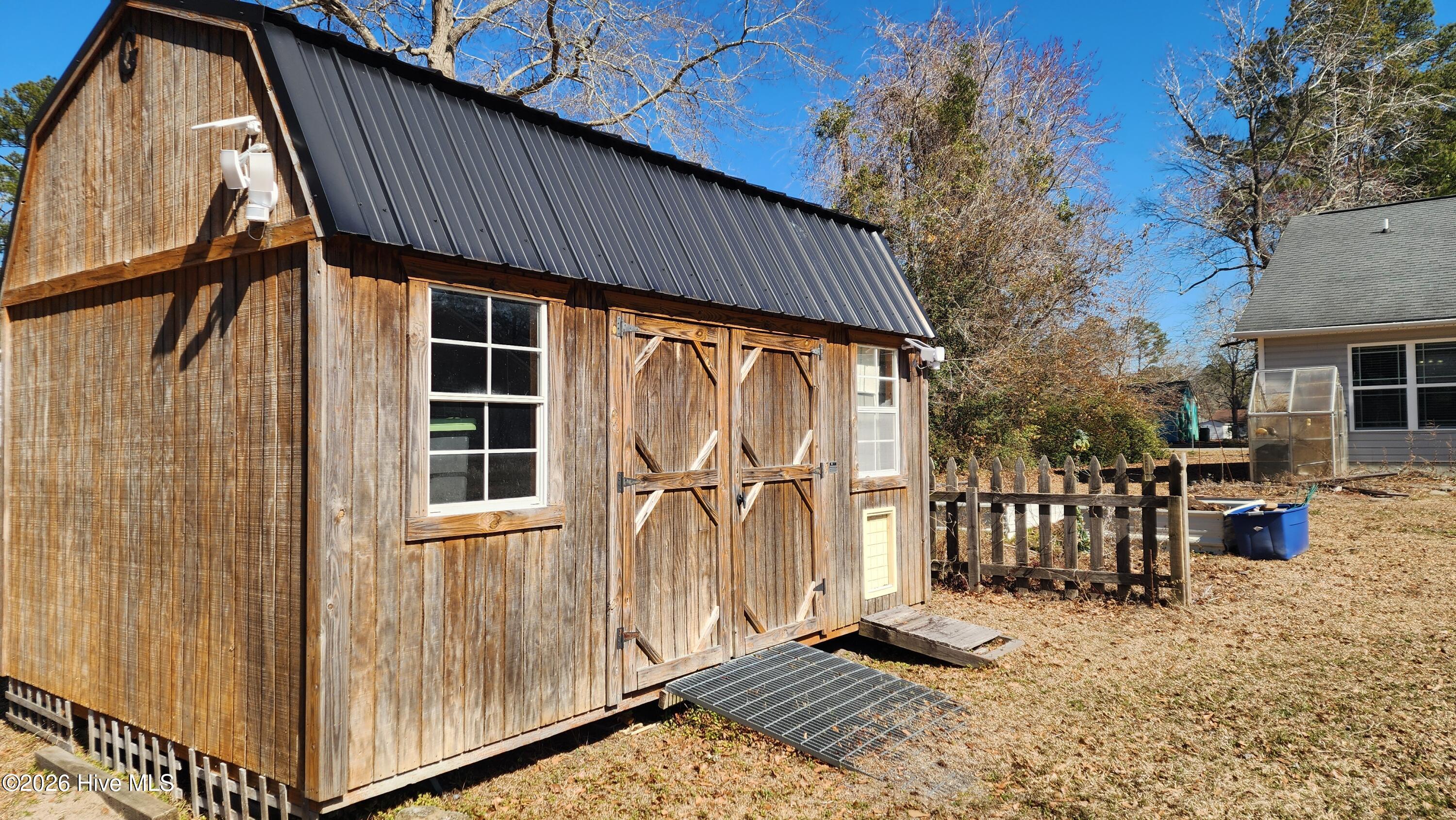 515 Hollywood Boulevard