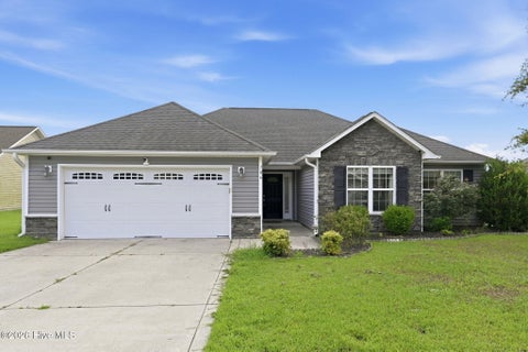 Photo of 706 Opus Court, Richlands, NC 28574 (MLS # 100591958)