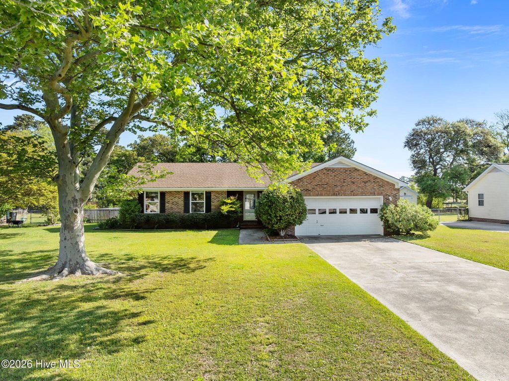 Photo of 1820 Paulette Road, Morehead City, NC 28557 (MLS # 100566929)