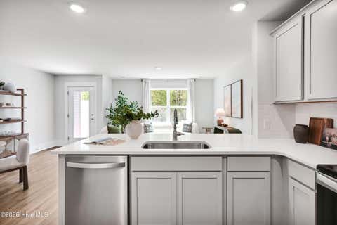 Tiny photo for 184 Cashmere Court #Unit 32, Wilmington, NC 28411 (MLS # 100597480)