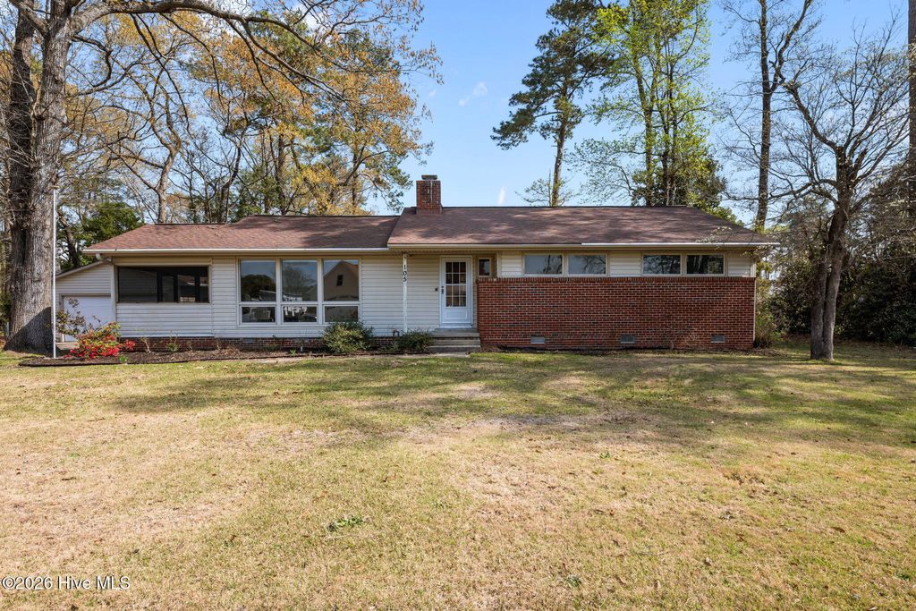 Photo of 105 E Sherwood Drive, Havelock, NC 28532 (MLS # 100562490)