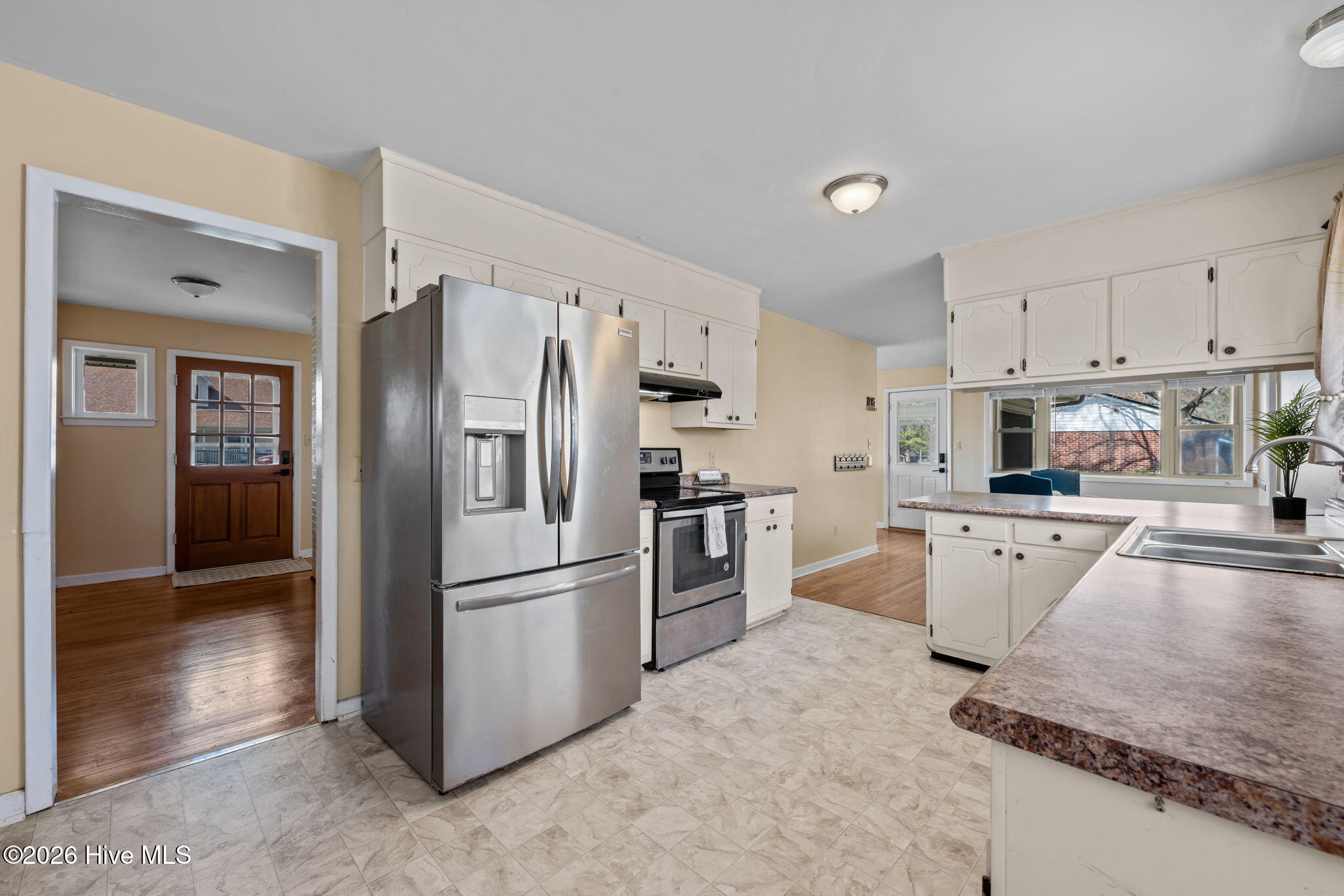 105 E Sherwood Drive