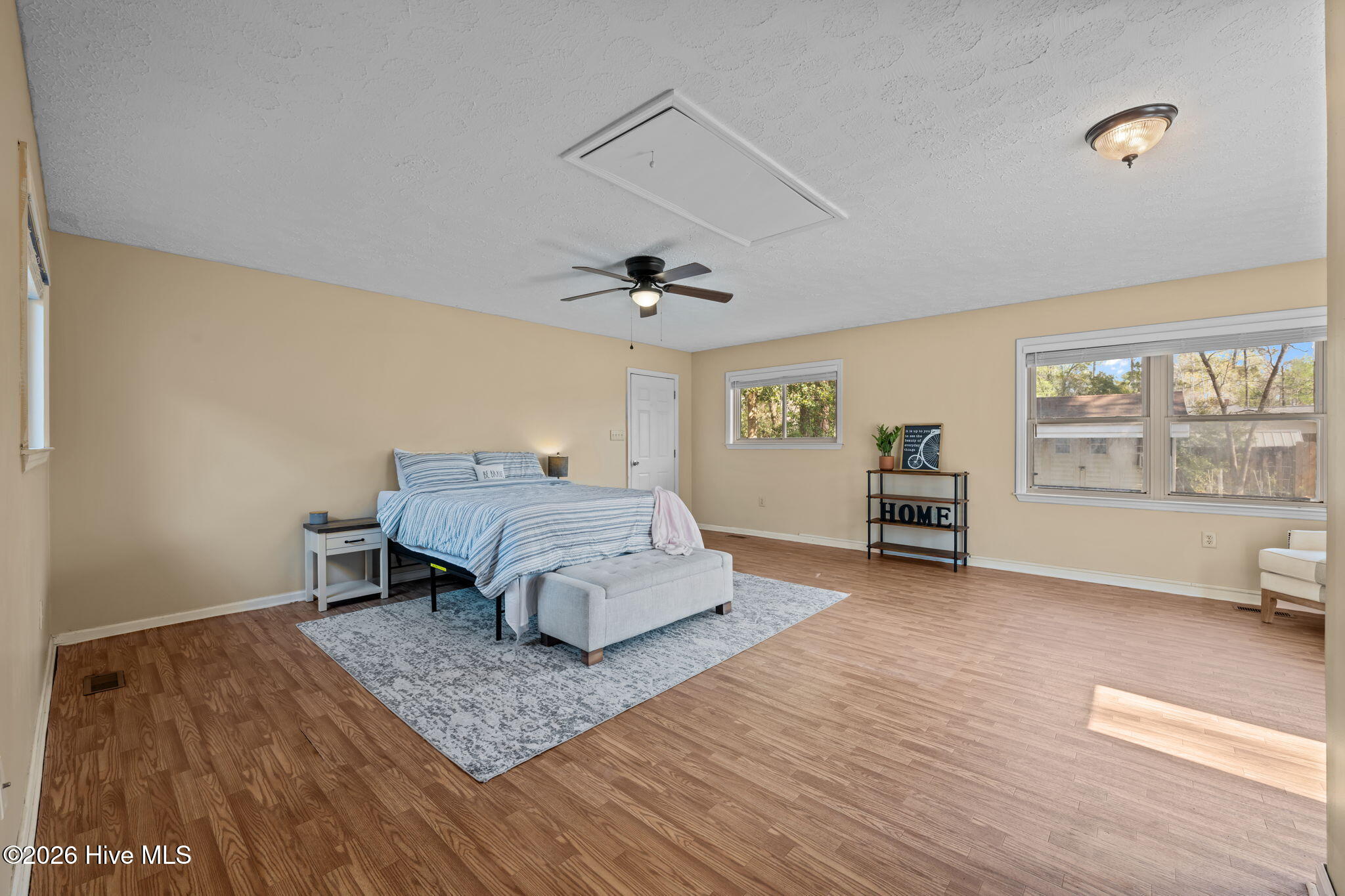 105 E Sherwood Drive