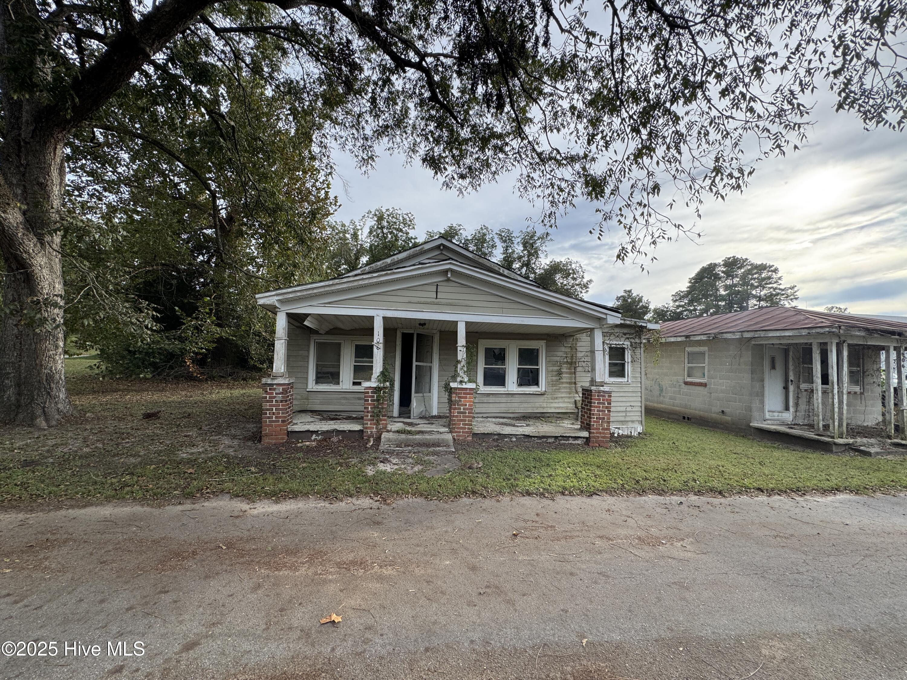 108 Bell Street