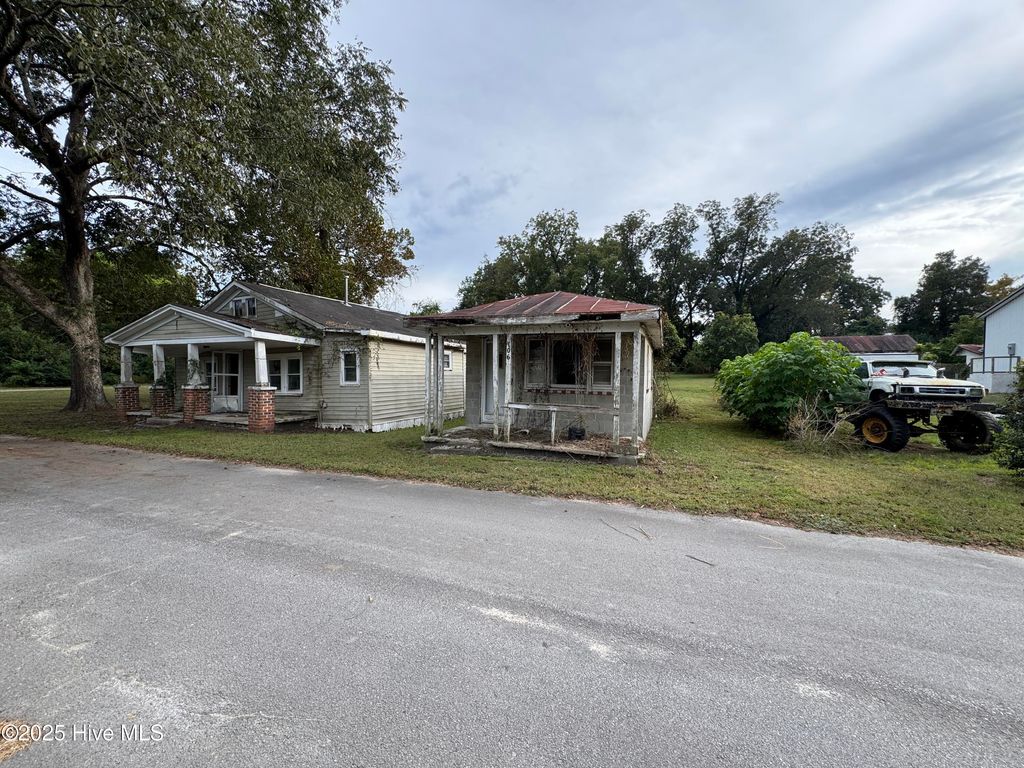 Photo of 108 Bell Street, Pollocksville, NC 28573 (MLS # 100561872)